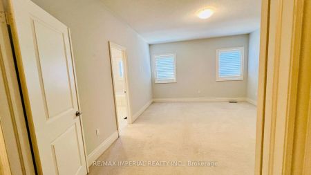 Detached Home For Lease | W9235867 - Photo 4