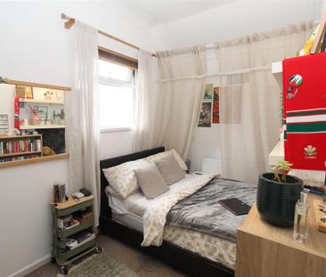 3 bedroom flat to rent - Photo 6