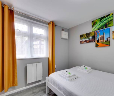 Studio to rent - Photo 2