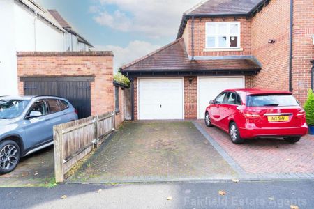 4 bedroom semi-detached house to rent - Photo 2