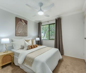 STYLISH, 2 BEDROOM TOWNHOUSE IN CENTRAL LOCATION ! - Photo 5