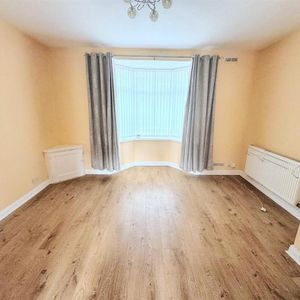 3 bedroom townhouse to rent - Photo 2