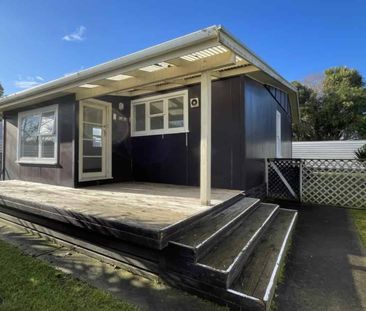 Updated three-bedroom home - Photo 3