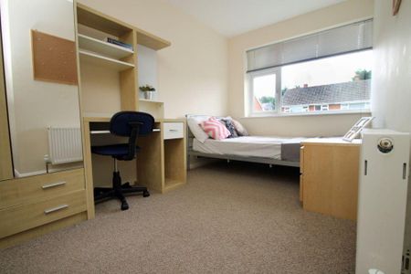 5 bedroom semi-detached house to rent - Photo 3