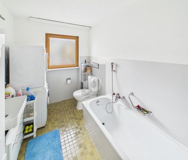 CENTRAL, LIGHT-FLOODED AND FAMILY-FRIENDLY - Photo 2