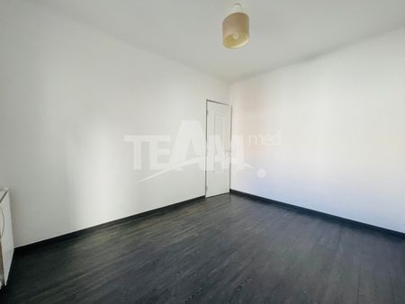 Location Appartement 2 pièces 49m² SETE 34200 - Photo 4