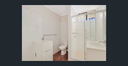 CENTRAL COOLANGATTA TWO BEDROOM UNIT - Photo 5