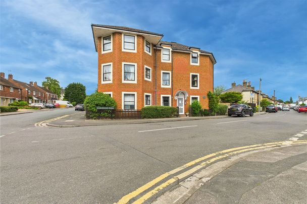 1 bedroom Flat in Norwich House, Maidenhead - Photo 1