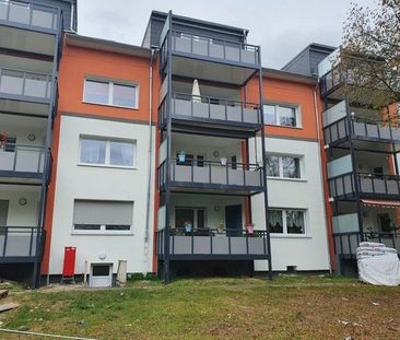 Modernes Wohnhaus, renovierte Wohnung, beste Lage - Photo 1