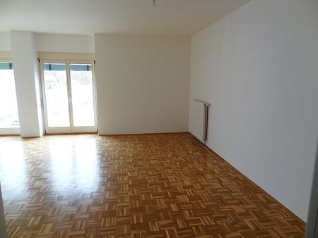 Gemütliche und geräumige Mietwohnung mit neuer Küche und großem Wohn- Esszimmer …! - Photo 3