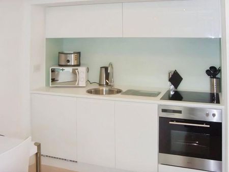 1 bedroom flat to rent - Photo 3
