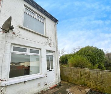 21 Ridgeway Street, Lisburn, BT28 1BY - Photo 2