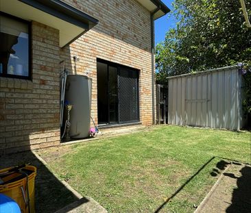 For Rent: Spacious Freestanding 3 Bedroom Townhouse with Lock-Up Ga... - Photo 3