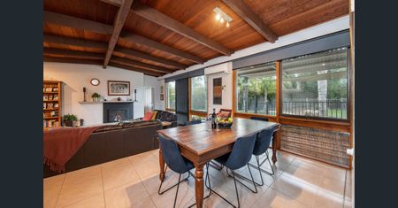 Beautiful Family Home With Pool! - Photo 5