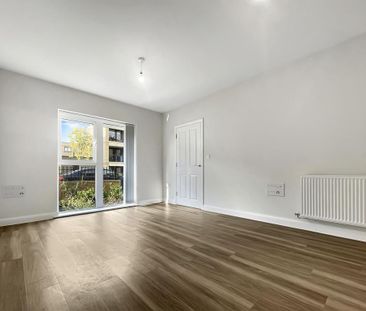 5 bedroom semi-detached house to rent - Photo 2