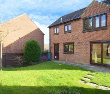 Westcotts Green, Warfield, Bracknell, RG42 - Photo 5
