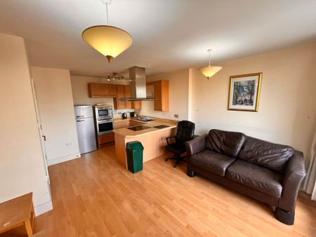 Price £1,075 pcm - Available 01/11/2025 - Furnished - Photo 4