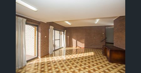 Architect Designed Beachside Living at its Best ! - Photo 2