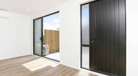 Glen Eden, 2 bedrooms, $600pw - 13 Tokai Place - Photo 3