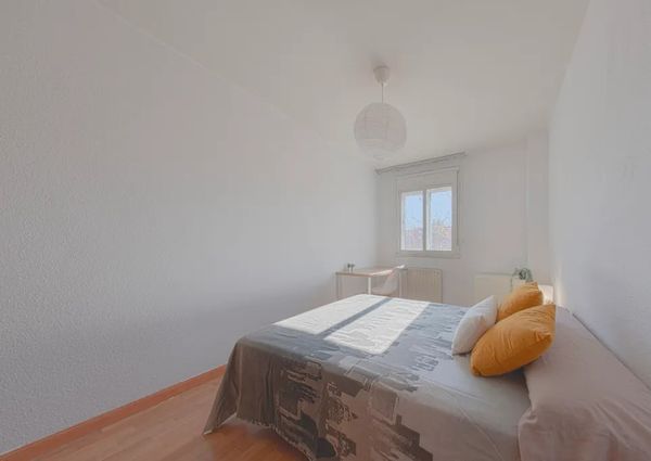 Calle de los Juglares, Madrid, Community of Madrid 28032