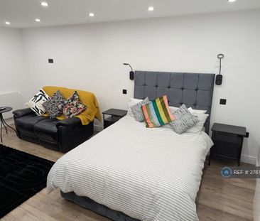 Studio to rent - Photo 4