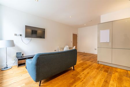3 bed apartment to rent in Grainger Street, Newcastle Upon Tyne, NE1 - Photo 3