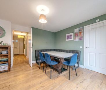 4 bedroom detached house to rent - Photo 3