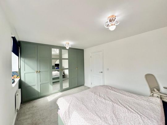 3 bedroom end of terrace house to rent - Photo 1
