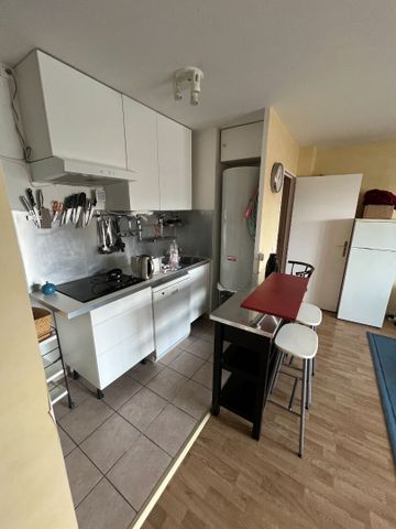 Location Appartement 3 pièces 61m² NANTERRE 92000 - Photo 2