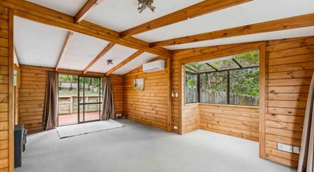 3 Beddy with Garage and Large back yard - Move... - Photo 5