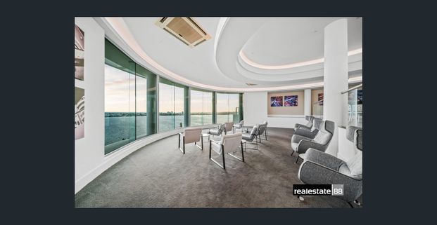 SPACIOUS PANORAMA 1 BEDROOM! - Photo 1