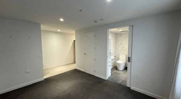 Latimer Square Central City Living! - Photo 1