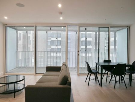 London Square Bermondsey 2 (Whole Property) Room 1 - Photo 3