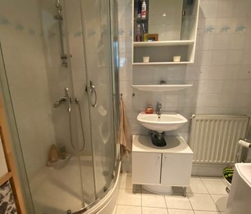 Schicke 3-Raum-Wohnung mit Einbauküche - Foto 1