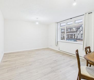 3 bedroom maisonette to rent - Photo 2