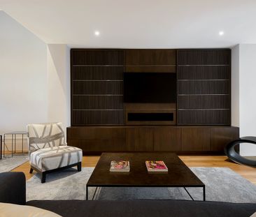 Six-bedroom townhouse with spa facilities in the heart of Belgravia - Photo 1