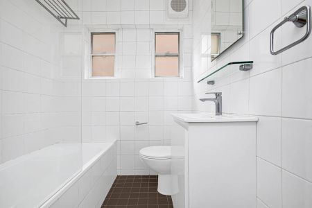 Refreshed Art Deco Apartment in Sought after Location - Photo 5