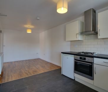 Lower Addiscombe Road, Addiscombe, Croydon, CR0 - Photo 3