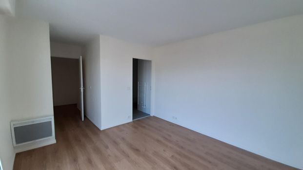 location Appartement T6 DE 130.6m² À PARIS - Photo 1