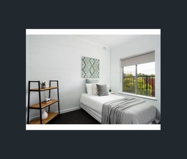 A Refreshed Unit with 360-Degree Convenience - Photo 4