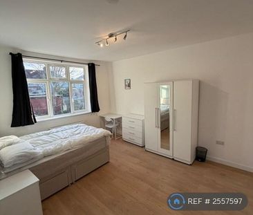 1 bedroom in a house share to rent - Photo 2
