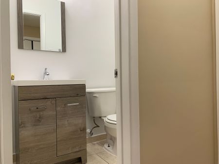 For Lease - 2844 Danforth Avenue Unit# 2, Toronto, Ontario - Photo 4