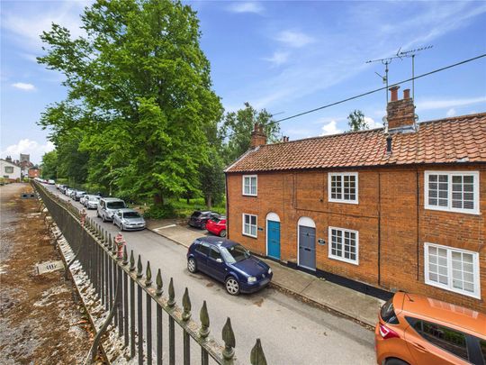 Seckford Street, Woodbridge, Suffolk, IP12 4LZ - Photo 1