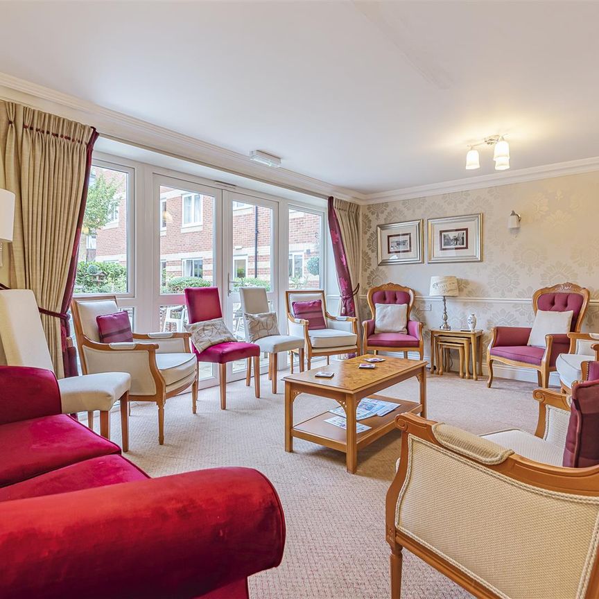 Chadwick Lodge, Southampton - Photo 1