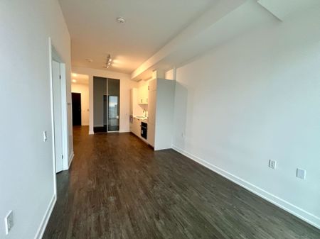 For Lease - 88 Queen Street Unit# 5207, Toronto, Ontario - Photo 3