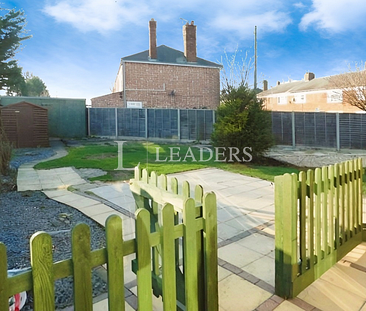 3 bedroom semi-detached house to rent - Photo 4