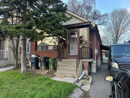 For Lease - 179 Kennedy Road Unit# Main, Toronto, Ontario - Photo 2
