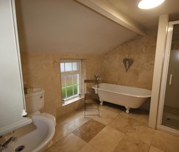 2 bedroom end of terrace house to rent - Photo 6