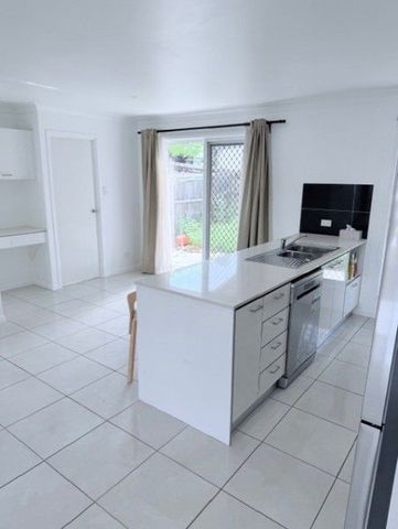 Central Loganlea Location - Photo 2