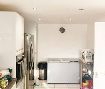 1 bedroom semi-detached house to rent - Photo 5